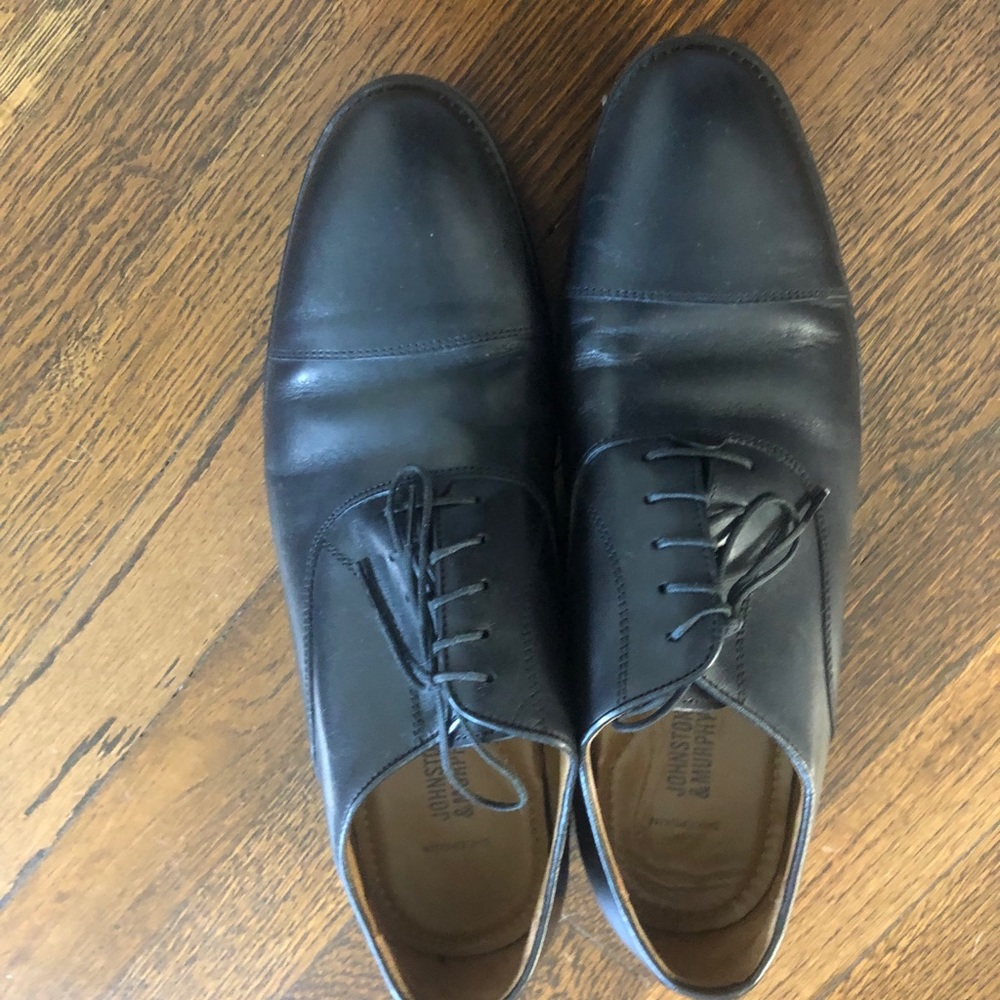 Johnston and Murphy Size 11 Men’s Dress Shoes